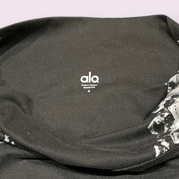 Alo Yoga Leggings - Picture 6 of 6